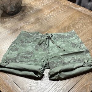 Supplies Green Camouflage Shorts